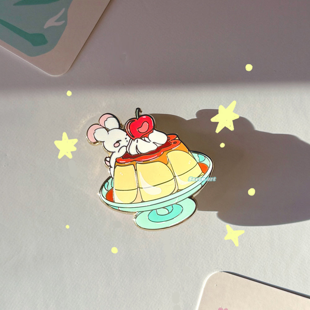 purinです。 Purin Enamel Pin Enamel Pin: Purin
